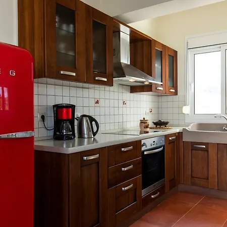 Elena House Semesterbostad